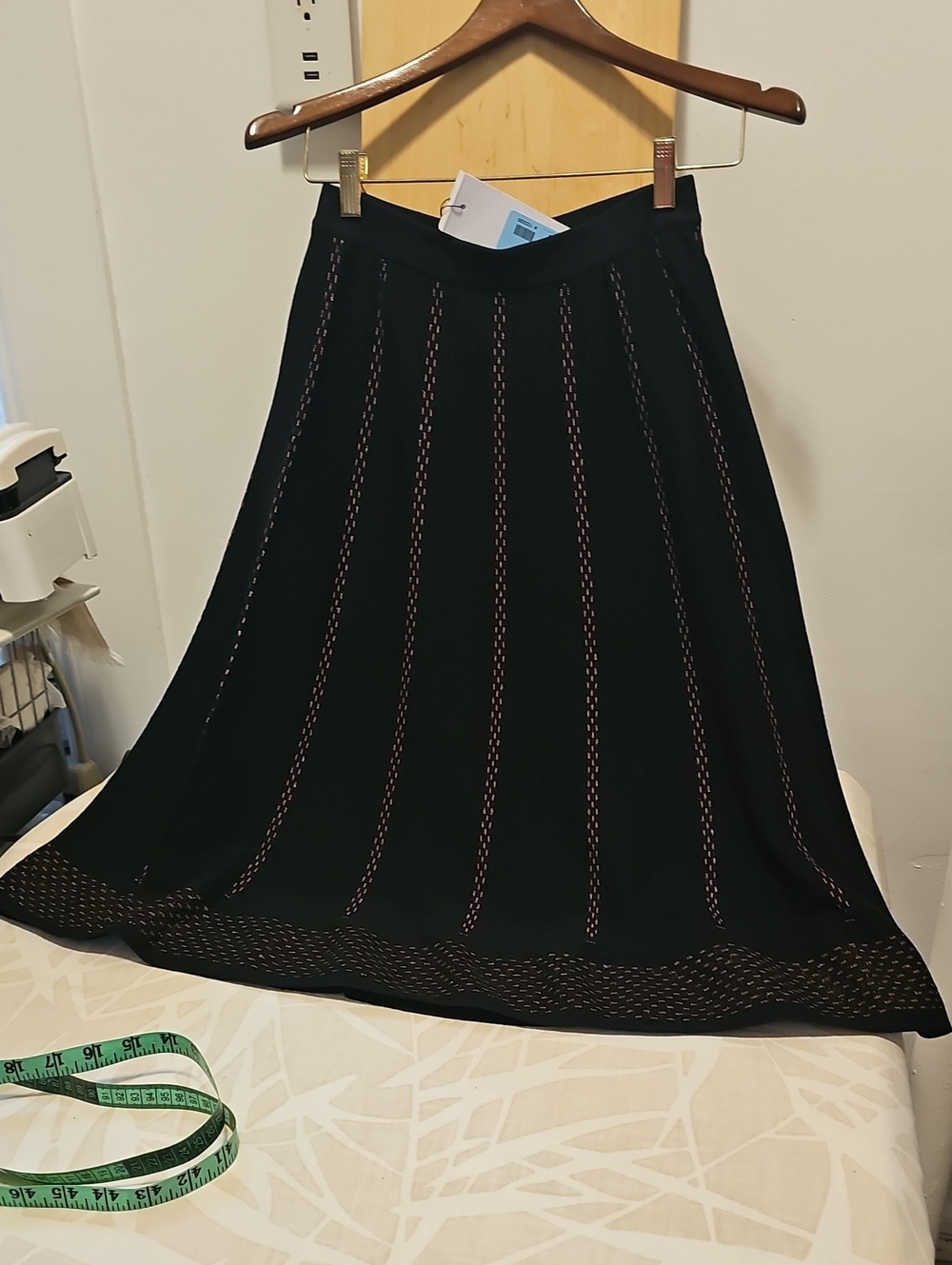 Black A-Line Knit Skirt with Pink Contrast Detailing